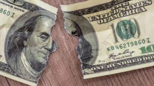 Adeus, dólar: todas as transações e uso de notas são proibidos nestes 11 países