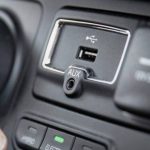 Tudo o que se pode fazer (e não se sabia) com a porta USB do carro