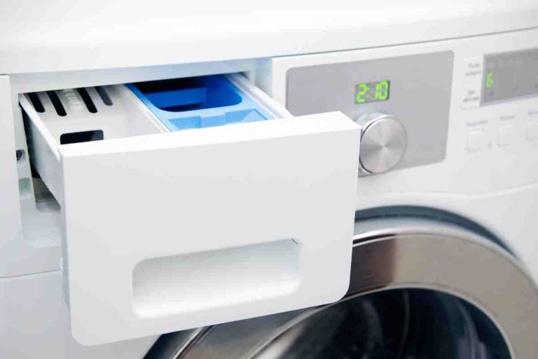 Parte da caixa da máquina de lavar roupa, cuja função ninguém conhece, mas que é necessária para uma boa lavagem