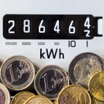 Um engenheiro desmascara o mito dos gastos excessivos com ar condicionado nas contas de eletricidade: «Isso custa-nos 30 cêntimos».