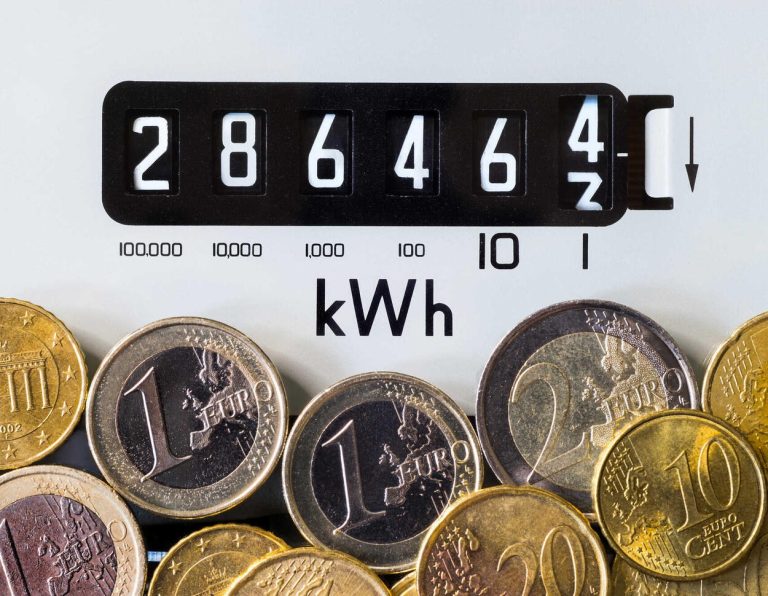 Um engenheiro desmascara o mito dos gastos excessivos com ar condicionado nas contas de eletricidade: «Isso custa-nos 30 cêntimos».