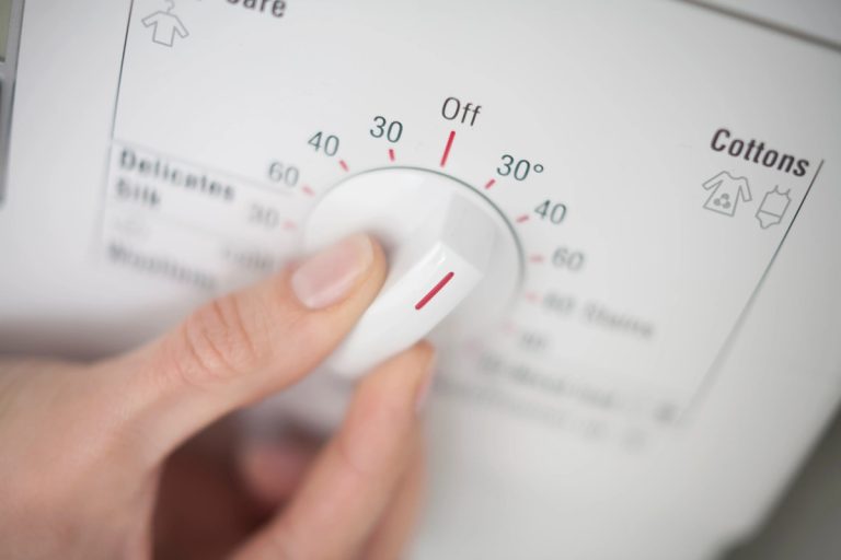 Nem 45º nem 90º: esta é a temperatura ideal para lavar os seus lençóis