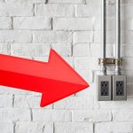 Não instale tomadas aleatoriamente: as dicas que todo eletricista conhece para proteger a sua casa de curtos-circuitos e muito mais