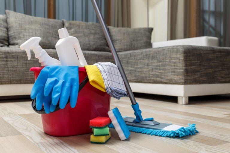 Como fazer uma limpeza geral de primavera: dicas para organizar a sua casa