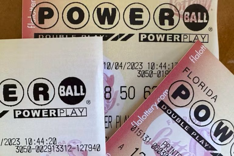 O caso do jogador da Powerball que ganhou US$ 138 milhões, mas perdeu tudo em 2025