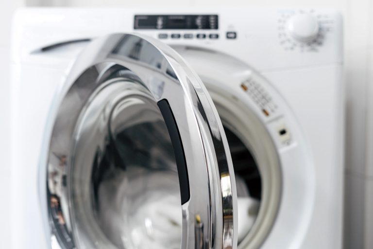 Os 3 erros mais comuns ao usar uma máquina de lavar roupa.