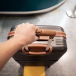Alerta aeroporto. Novas restrições para viajar de avião: lista atualizada de itens proibidos na bagagem