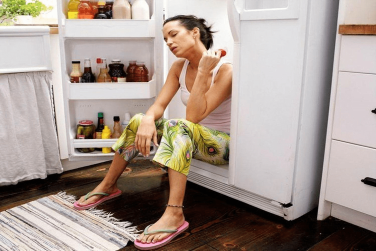 Este é o truque de um arquiteto para tirar o calor de um quarto, mesmo que não tenhamos ar condicionado