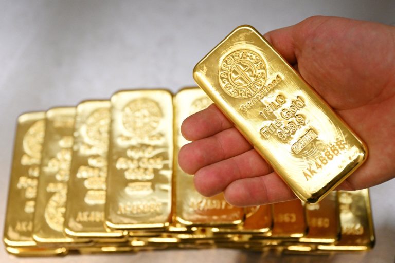 O ouro bate um novo recorde histórico: atinge os 3.600 dólares e os analistas já apontam para os 4.000