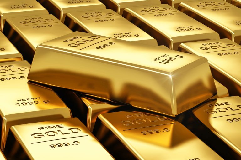 O preço do ouro cai do máximo histórico antes da decisão do Fed sobre as taxas