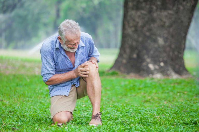 Nem natação, nem ioga: os melhores exercícios de baixo impacto que pessoas com mais de 60 anos e problemas nos pés devem fazer diariamente