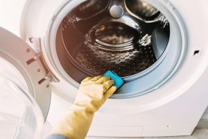 Como remover o bolor da borracha da máquina de lavar roupa com um truque caseiro