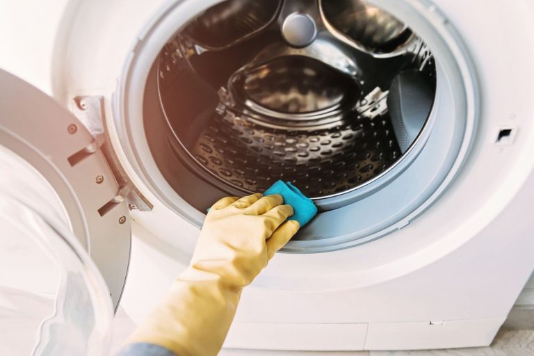 Como remover o bolor da borracha da máquina de lavar roupa com um truque caseiro