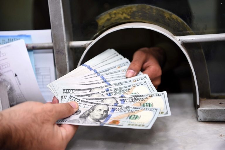 Remoção das restrições cambiais para quem recebe dólares por trabalhar em empresas estrangeiras