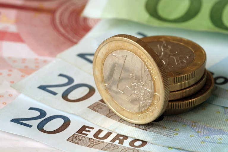 O grande sonho do BCE nasce ferido: a paralisia bloqueia a ascensão mundial do euro… mas há um raio de esperança