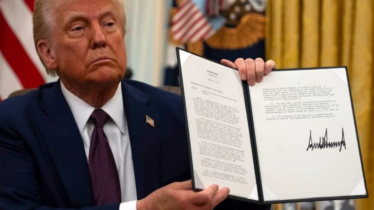Os Estados Unidos e o Paquistão assinaram um acordo de 500 milhões de dólares para a exploração de minerais críticos
