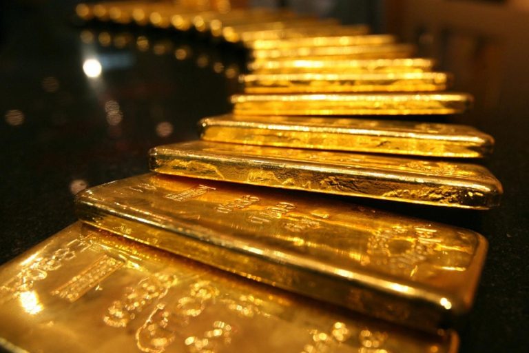 O preço do ouro atingiu um máximo histórico devido ao enfraquecimento do dólar, em antecipação à reunião do Fed