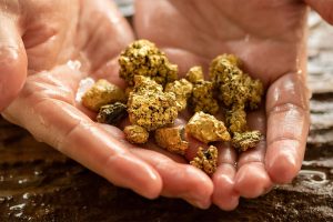 Bomba na geologia: os cientistas já sabem como o ouro chega à superfície a partir do centro da Terra
