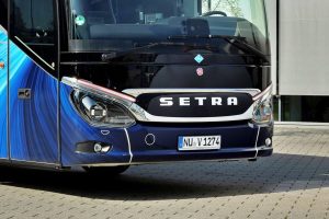 Pesa 25 toneladas e mede 14 metros, mas pode percorrer 800 km sem usar gasóleo, emitindo apenas vapor de água pelo tubo de escape